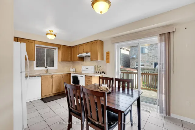 Additional image 12 of 129 Queen Mary Dr