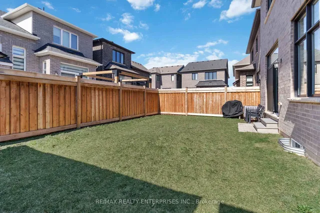 Additional image 45 of 1437 Lakeport Cres