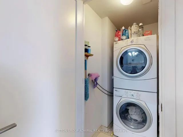 Additional image 21 of 70 Roehampton Ave Unit 1916