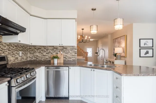 Additional image 13 of 694 Rayner Crt