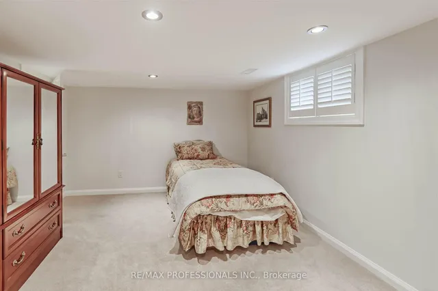 Additional image 32 of 231 Grenview Blvd