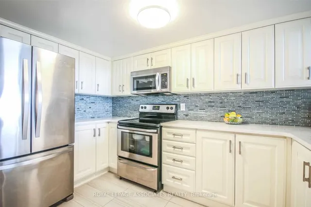 Additional image 6 of 2466 Eglinton Ave Unit LP11