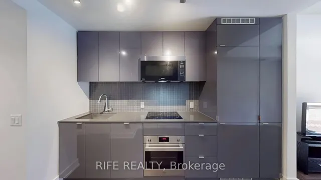 Additional image 9 of 7 Grenville St Unit 519