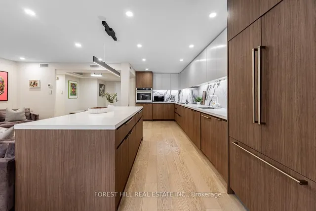 Additional image 8 of 900 Yonge St Unit 201