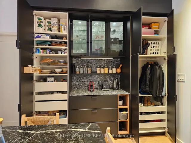 Additional image 18 of 576 Front St Unit 210