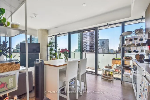 Additional image 19 of 161 Roehampton Ave Unit 1010