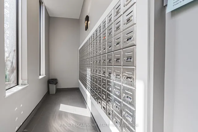 Additional image 30 of 975 WARWICK Crt Unit 706