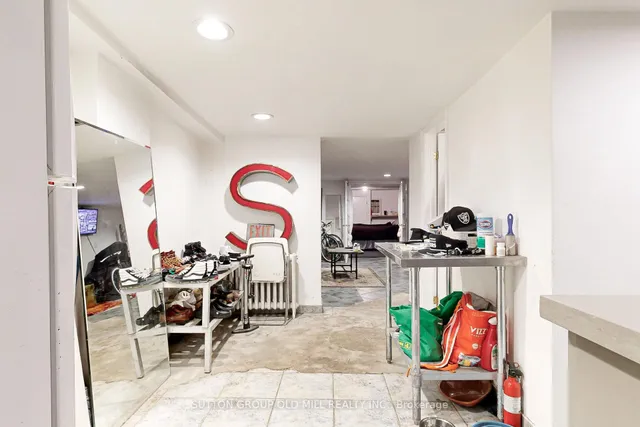 Additional image 35 of 1058 College St