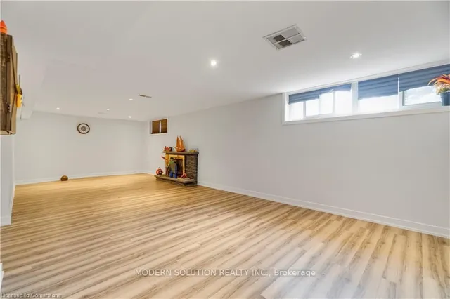 Additional image 28 of 3 Hartsdale Dr