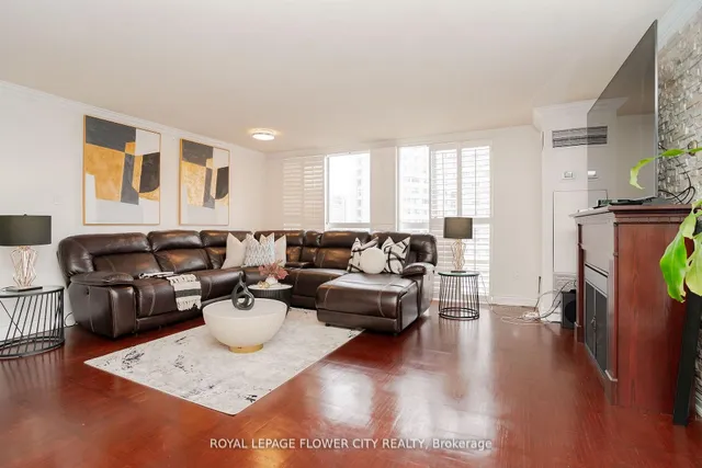 Additional image 4 of 3650 Kaneff Cres Unit 801