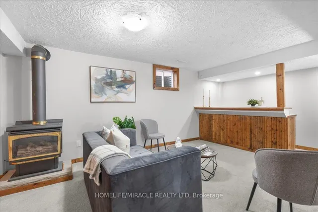 Additional image 29 of 102 Northmanor Cres