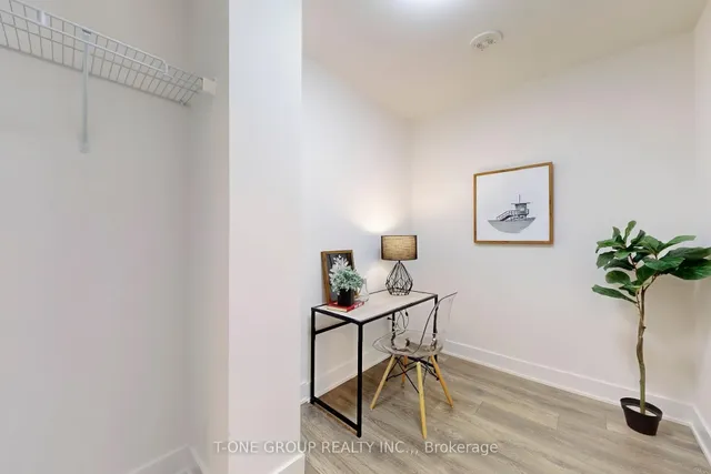 Additional image 25 of 188 Fairview Mall Dr Unit 516