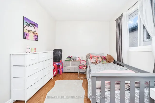 Additional image 16 of 36 Roxton Cres