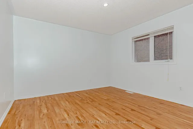 Additional image 26 of 72 Dunvegan Cres