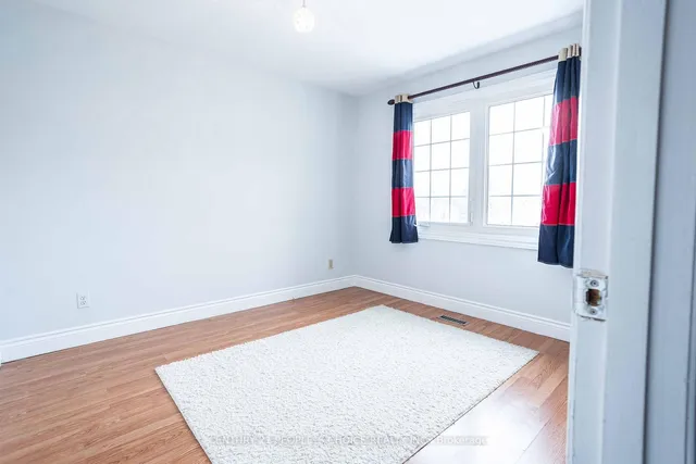 Additional image 33 of 32 Madrid Cres