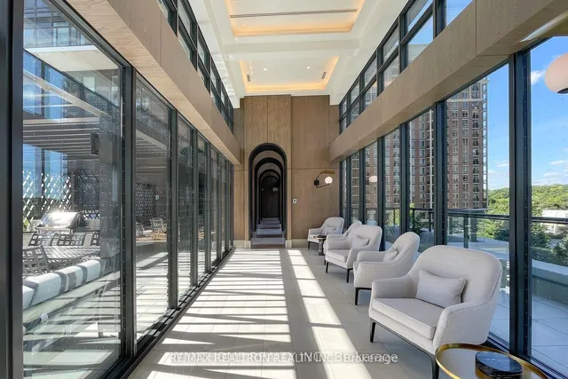 Additional image 8 of 30 Inn On The Park Dr Unit 3706