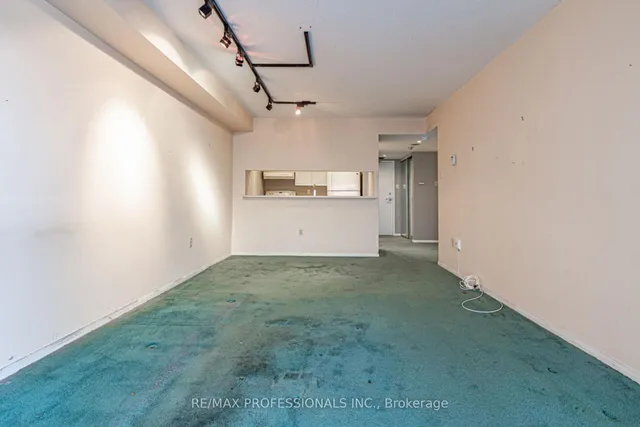 Additional image 10 of 705 King St Unit 405