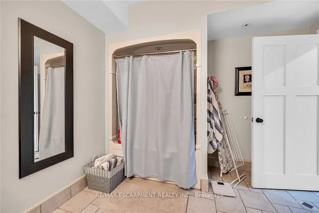 Additional image 39 of 285 Hamilton Dr