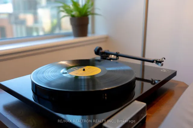 Additional image 10 of 1 Bedford Rd Unit 818