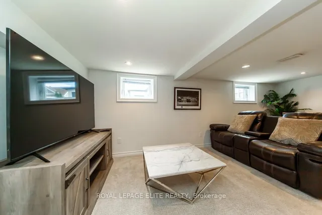 Additional image 26 of 75 Manitoba St