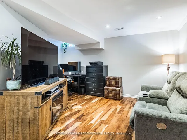 Additional image 37 of 73 Townley Cres