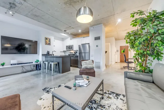 Additional image 13 of 36 CHARLOTTE St Unit 201