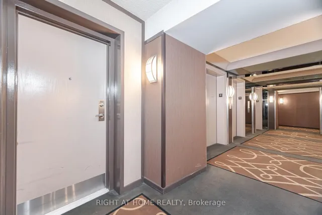 Additional image 5 of 77 Harbour Sq Unit 1812