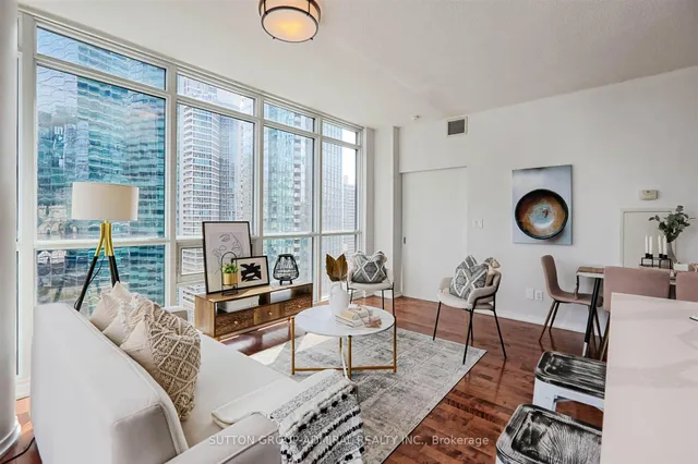 Additional image 19 of 55 Bremner Blvd Unit 1407