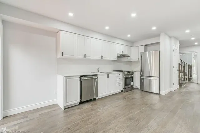 Additional image 20 of 36 Mapleshade Dr