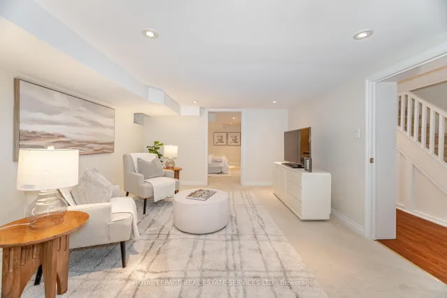 Additional image 25 of 33 Willingdon Blvd