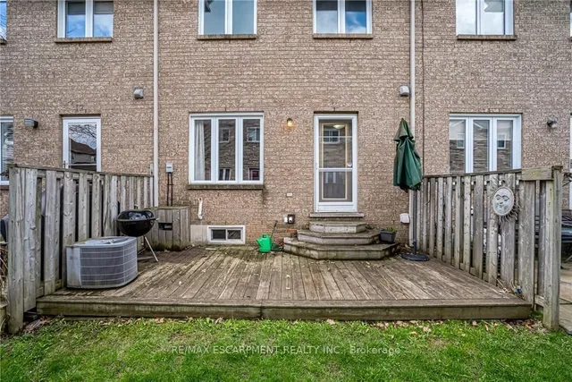 Additional image 12 of 1809 Upper Wentworth St Unit 11