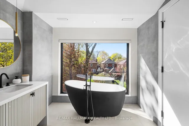 Additional image 33 of 118 Airdrie Rd