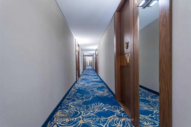 Additional image 3 of 33 Harbour Sq Unit 3019