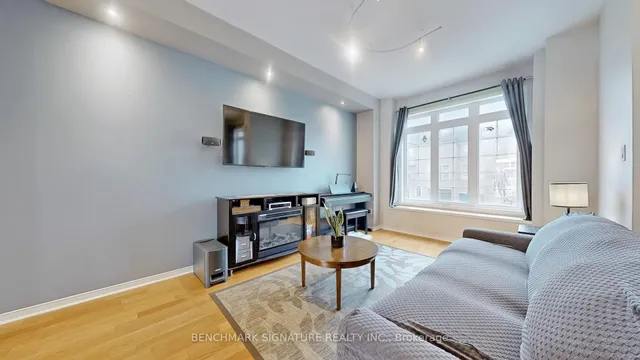 Additional image 9 of 73 Stagecoach Circ