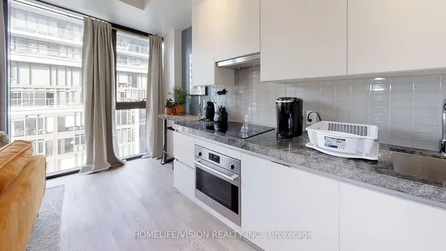 Additional image 3 of 629 King St Unit 621