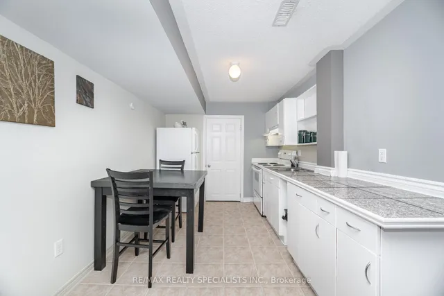 Additional image 37 of 383 Queen Mary Dr