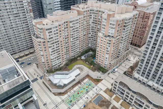 Additional image 19 of 44 Gerrard St Unit PH08