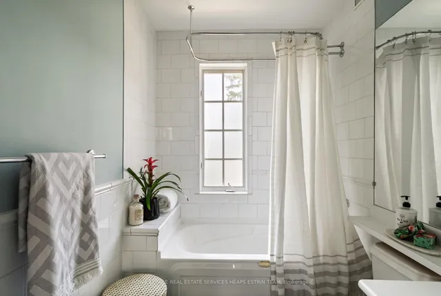 Additional image 24 of 85 Douglas Cres