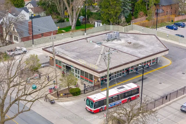 Additional image 38 of 33 Willingdon Blvd