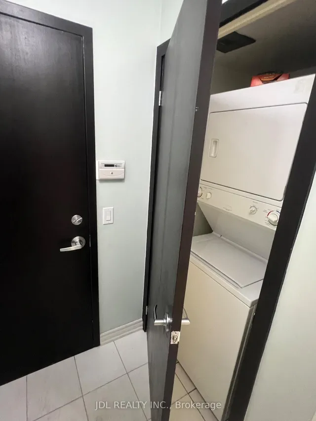 Additional image 6 of 8 York St Unit 1604