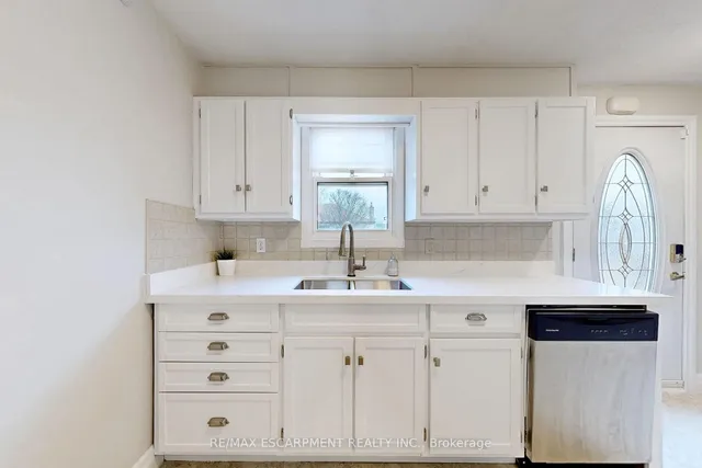 Additional image 14 of 37 Salem Ave