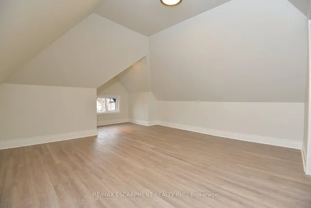 Additional image 38 of 66 Erie Ave