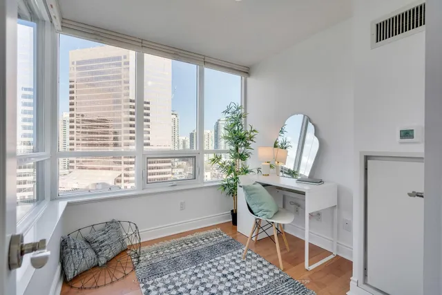 Additional image 22 of 15 Greenview Ave Unit 1213