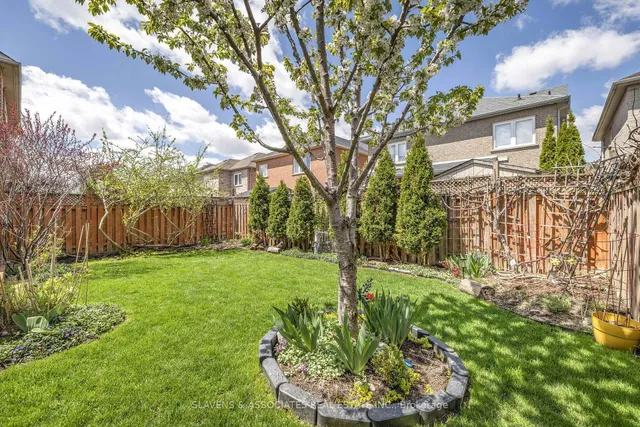 Additional image 35 of 30 Charleswood Circ