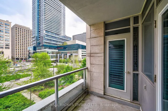 Additional image 27 of 761 Bay St Unit TH08