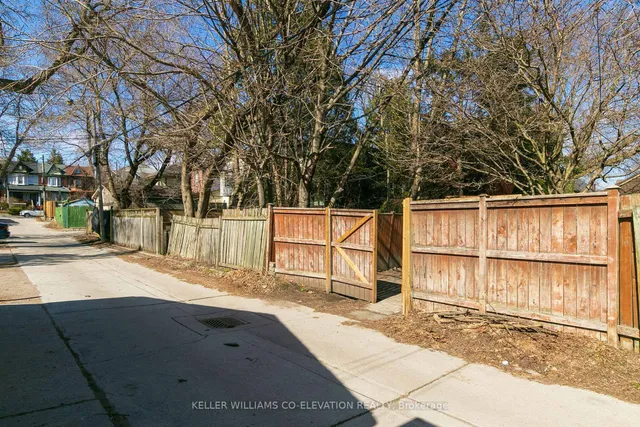 Additional image 31 of 88 Redwood Ave