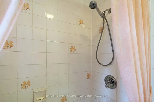 Additional image 21 of 1310 Victoria Park Ave