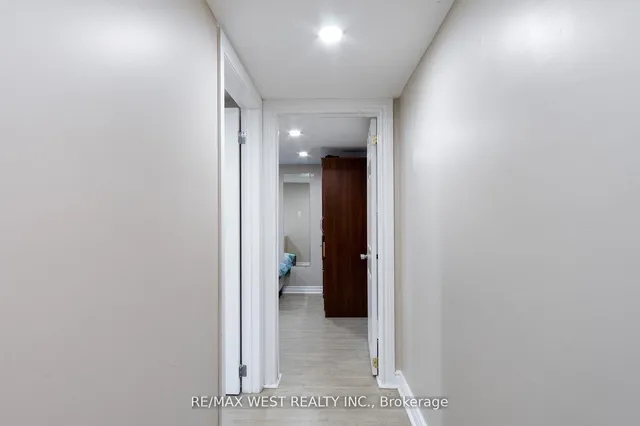 Additional image 36 of 10 Pastrano Crt