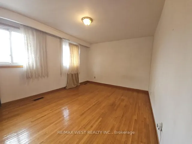 Additional image 17 of 385 Kipling Ave