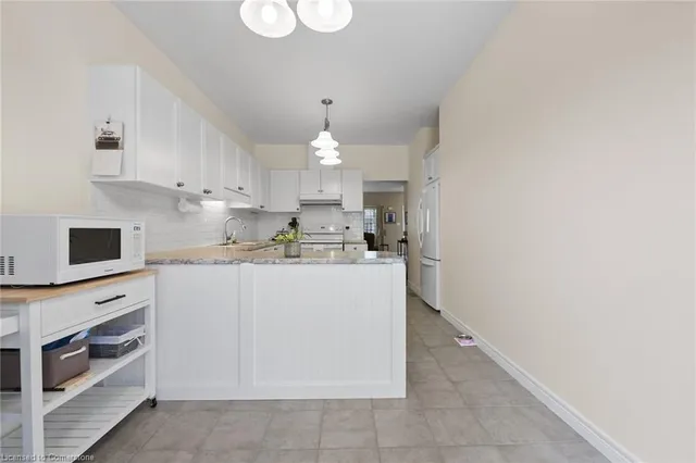 Additional image 20 of 34 Southbrook Dr Unit 11